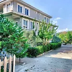 Ahmet Teacher's Is 6 Minutes From Istanbul Airport *