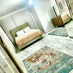 Деревянный коттедж Ahmet Teacher's Is 6 Minutes From Istanbul Airport