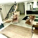 Ahmet Teacher's Is 6 Minutes From Istanbul Airport Lodge *