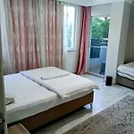 Ahmet Teacher's Is 6 Minutes From Istanbul Airport Lodge *