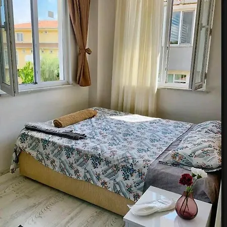 Ahmet Teacher Hotel,6 Minutes From The Airport *