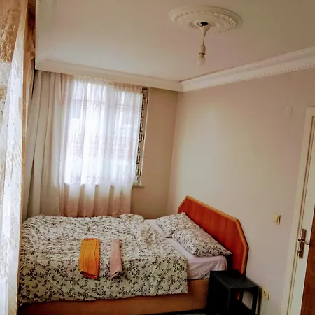 Ahmet Teacher Hotel,6 Minutes From The Airport Lodge Arnavutkoy