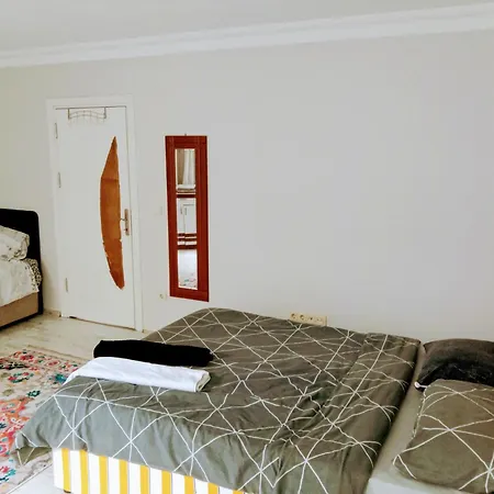Lodge Ahmet Teacher Hotel,6 Minutes From The Airport Arnavutkoy