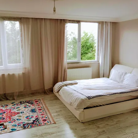 Ahmet Teacher Hotel,6 Minutes From The Airport