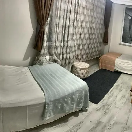 Ahmet Teacher Hotel,6 Minutes From The Airport ロッジ