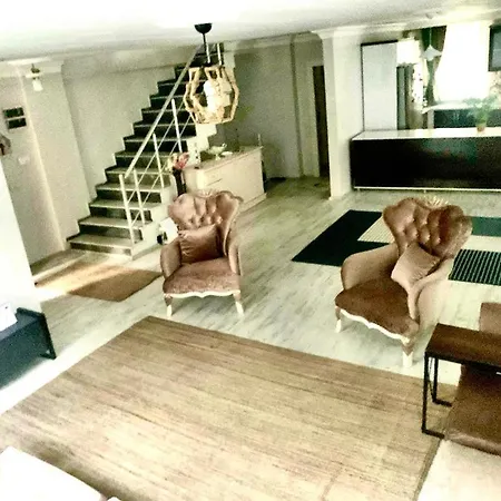 Ahmet Teacher Hotel,6 Minutes From The Airport ロッジ *