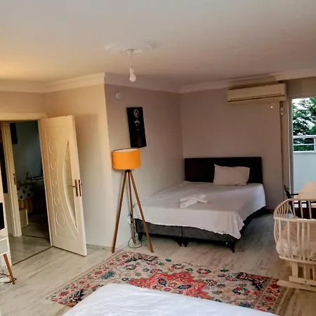 Ahmet Teacher Hotel,6 Minutes From The Airport *