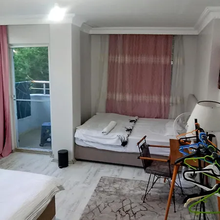 Ahmet Teacher Hotel,6 Minutes From The Airport ロッジ *