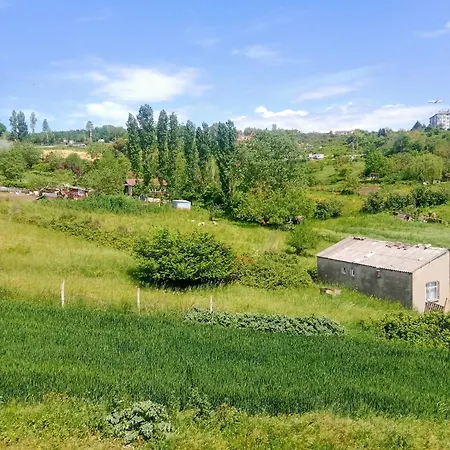 Ahmet Teacher's Is 6 Minutes From Istanbul Airport Lodge *